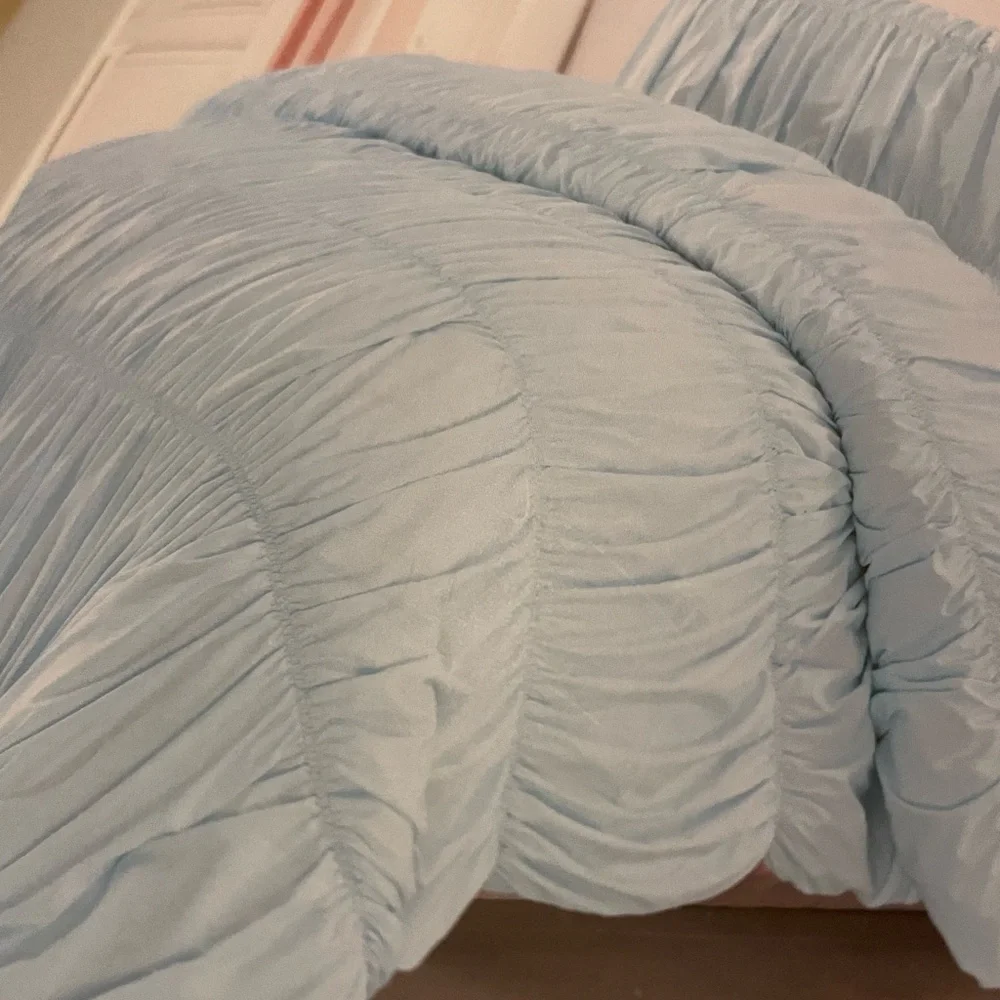 Twin XL comforter set